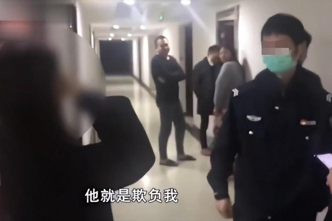 AG真人官网平台美女深夜回家忘带钥匙求助开锁小哥却拒绝付款：称我独居害怕(图12)